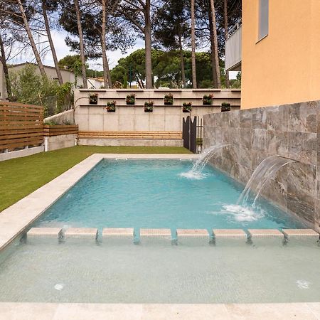 Albana Apartaments Turistics L'Escala Exterior photo